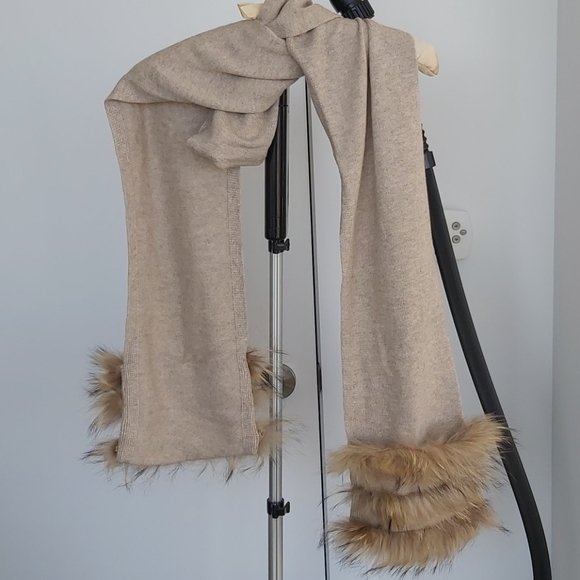 Scarf - Picture 1 of 1